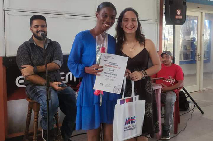 Otorgan premios de Periodismo Cultural Rubén Martínez Villena