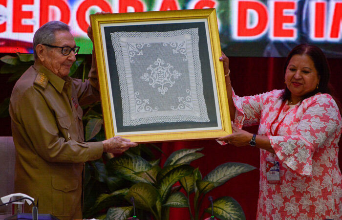 Raúl Castro: Estamos orgullosos de las mujeres cubanas