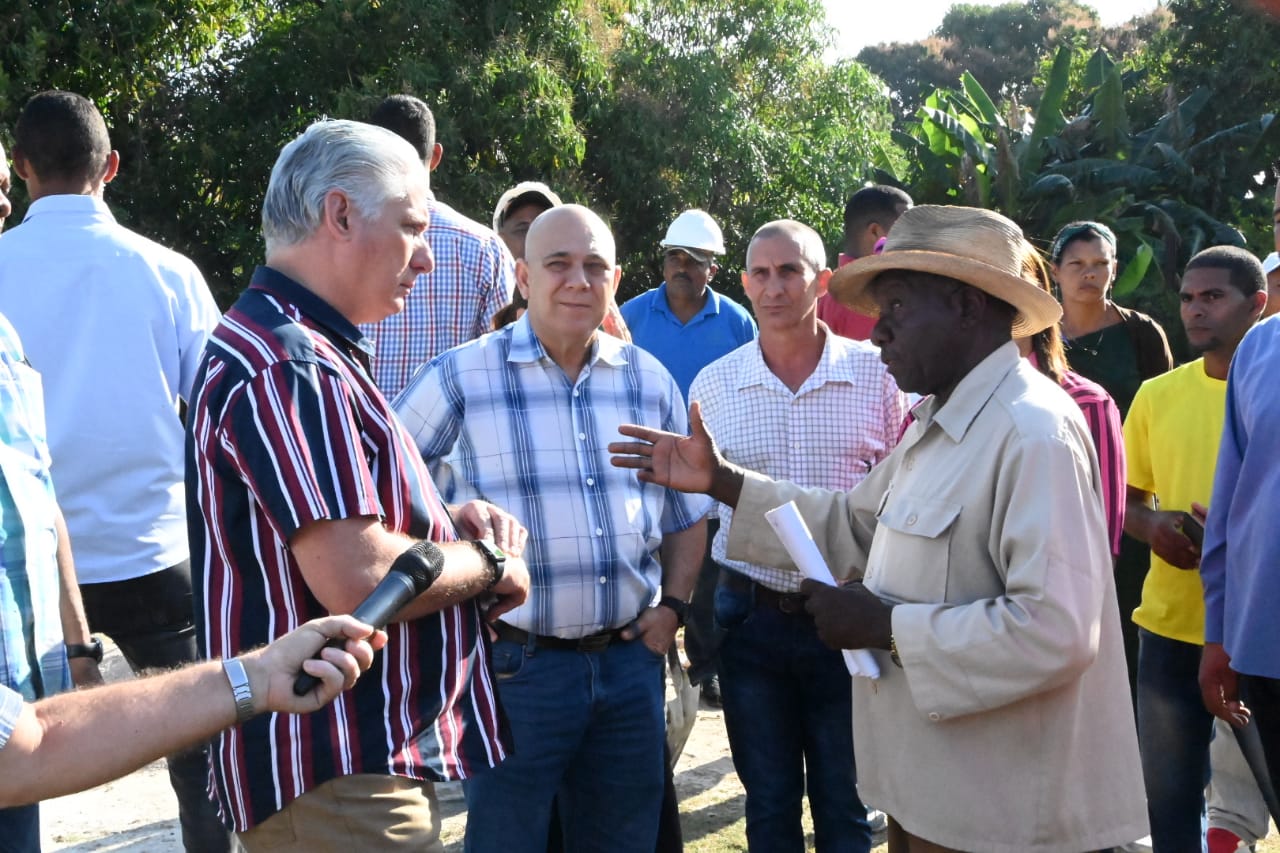 Continúa Presidente cubano con visitas de trabajo en el Oriente