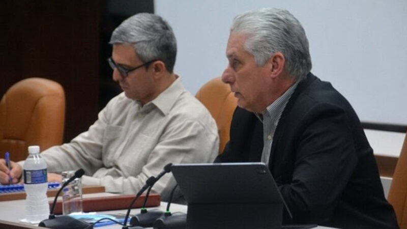 Díaz-Canel destaca labor del sector de las telecomunicaciones