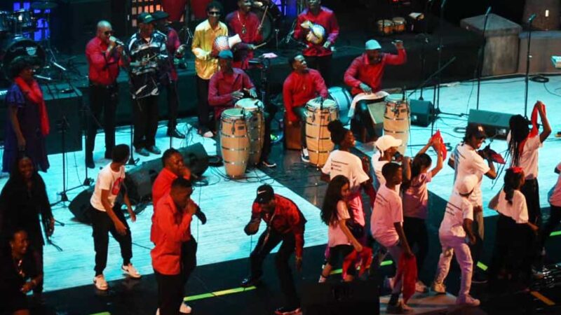 Noche de gala por la rumba en Cuba