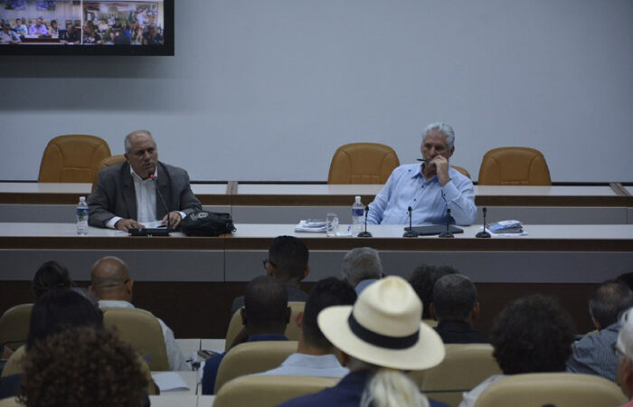 Insta Díaz-Canel a elevar la espiritualidad del pueblo desde la cultura