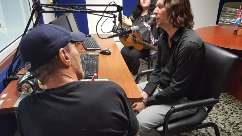 De visita nuevamente el maestro Reynier Mariño en Radio Enciclopedia (+Fotos)