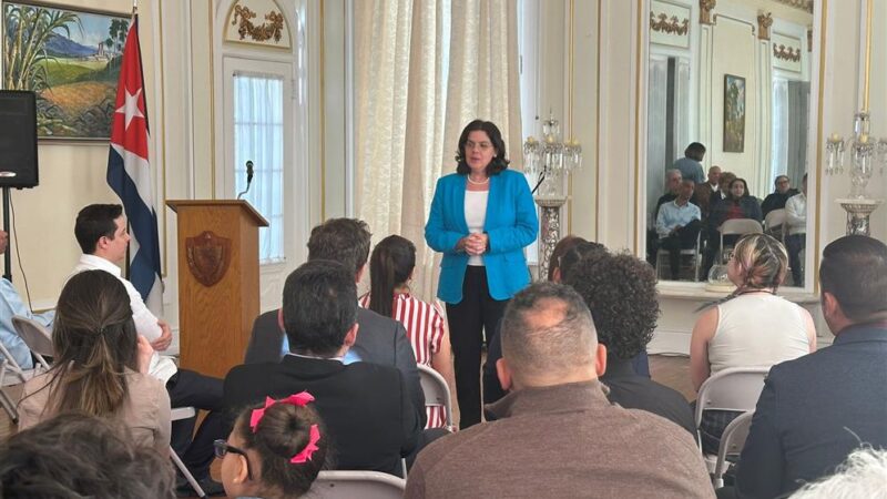 Embajada de Cuba en EEUU celebra conexión con generaciones y raíces