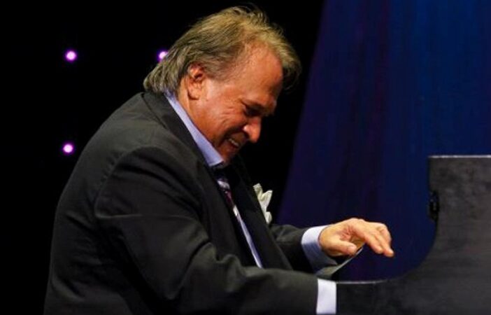 Frank Fernández y la obertura de la excelencia