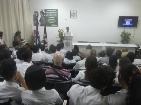 Realizan sesión solemne por centenario del eminente médico cubano Fidel Ilizástigui