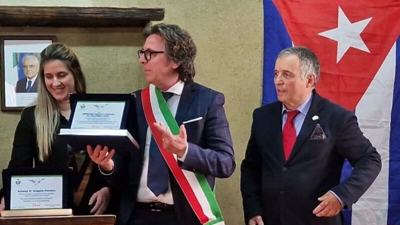 Reconocimiento en región italiana de Calabria a brigada médica cubana
