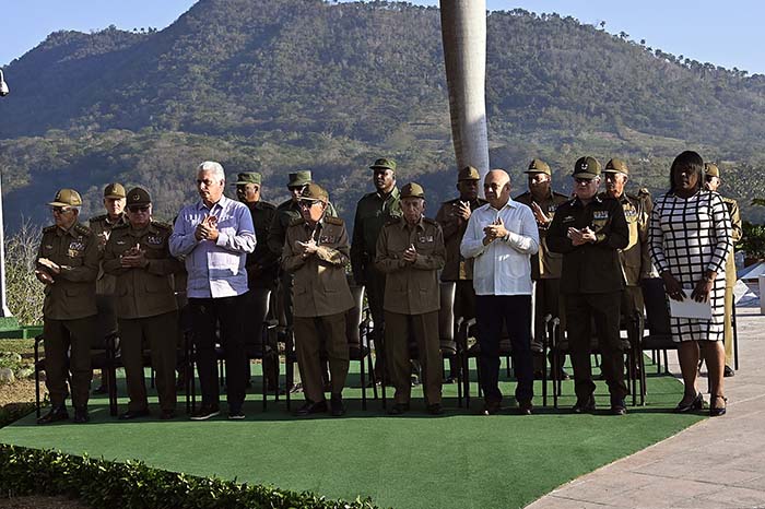 Asisten Raúl y Díaz-Canel a ceremonia en III Frente Oriental