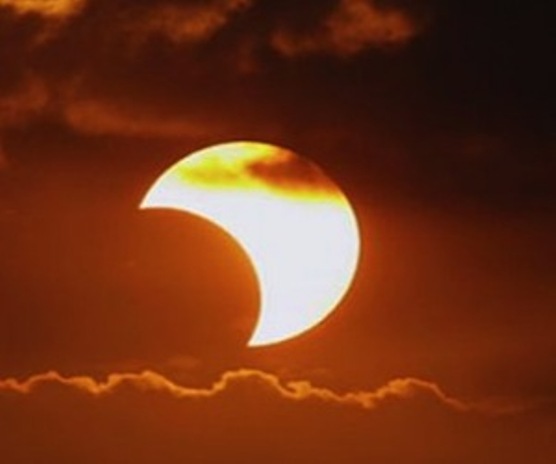 Eclipse parcial de Sol visible hoy al mediodía desde Cuba