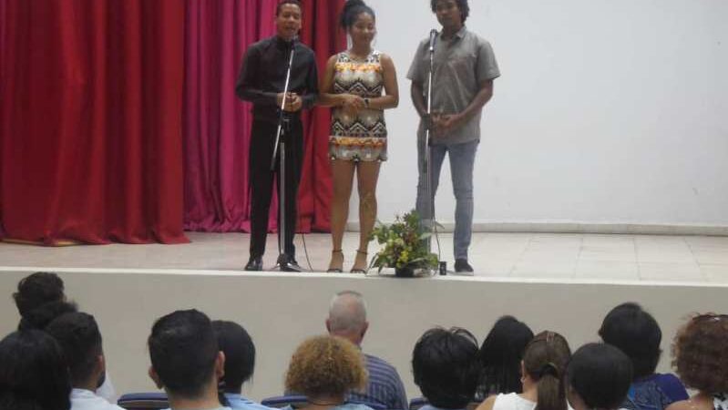 Gala de artistas aficionados de Ciencias Médicas en La Habana
