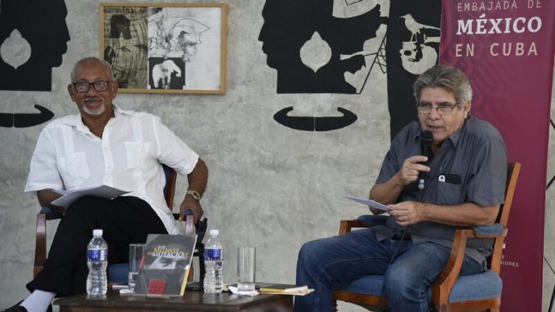 Presentan obra literaria Los signos en mutación (+Fotos)