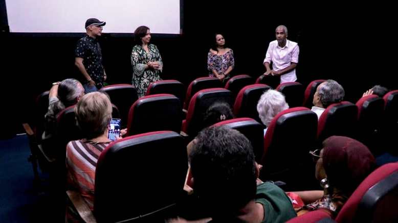 Intercambian sobre responsabilidad y ética en el ejercicio de la locución