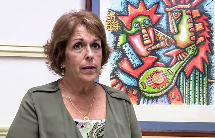 Debates abiertos y comprometidos de escritores y artistas cubanos desde la base  