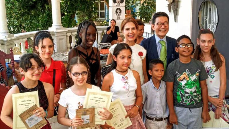 Entregan premios del Concurso Internacional de Haiku en Cuba