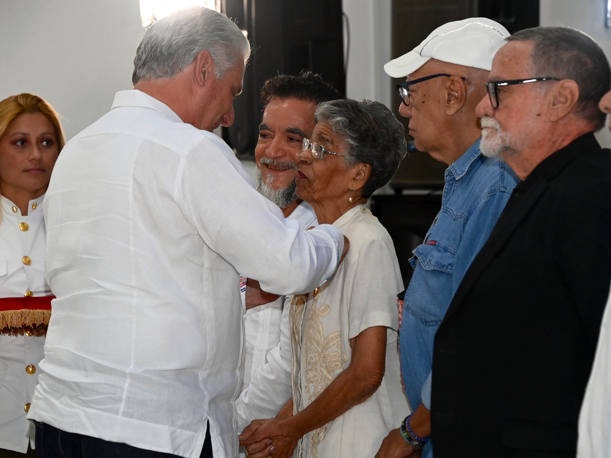 Reconocen a destacadas personalidades vinculadas a la Casa de las Américas