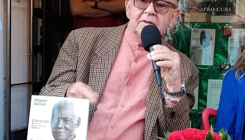 Presenta Miguel Barnet en Italia su libro Biografía de un Cimarrón