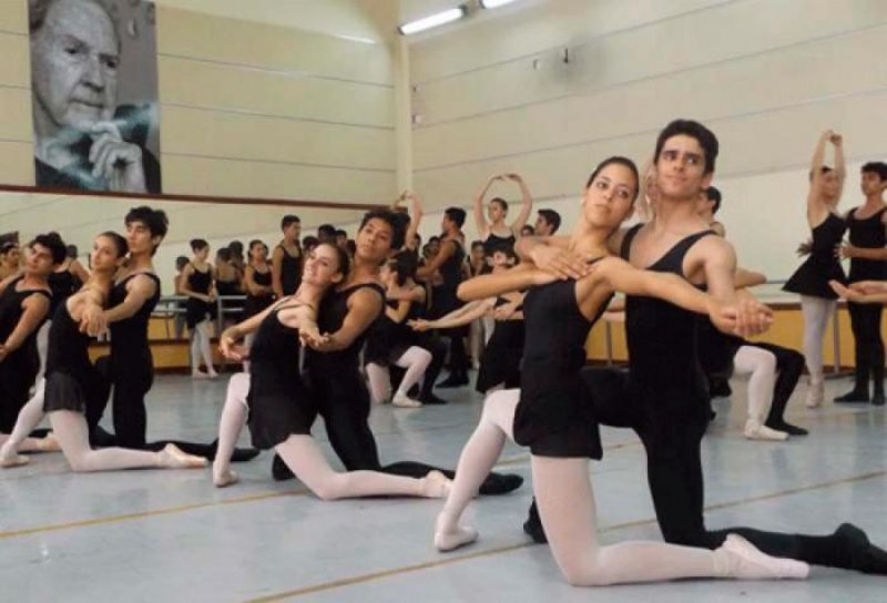 La magia de la danza en Fórum Científico Estudiantil