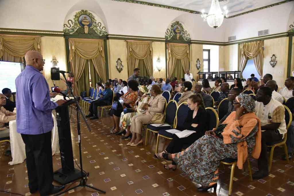 Africanos condenan bloqueo de EEUU contra Cuba