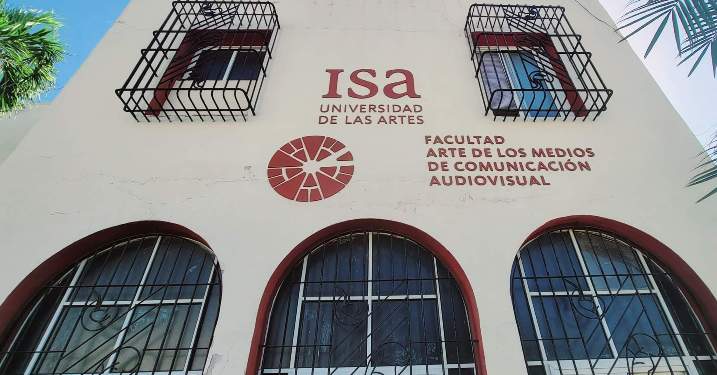 La importancia de la academia en el desarrollo de profesional del artista
