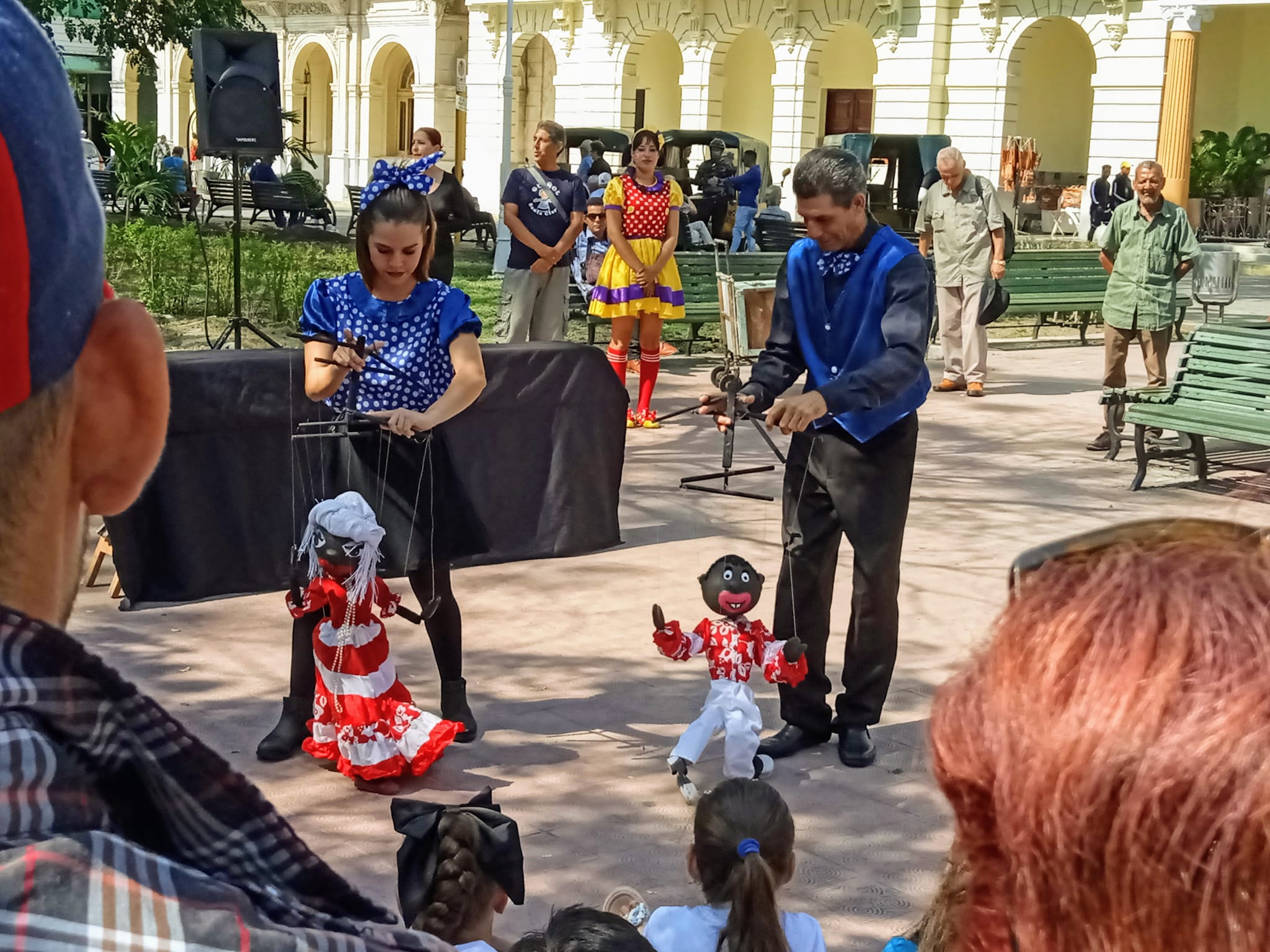 La fiesta de la poesía y los títeres comenzó en Santa Clara