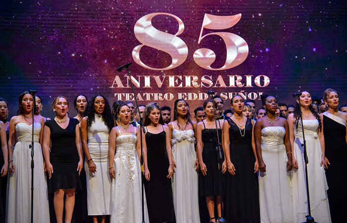 Festejó Holguín los 85 años de fundado el Teatro Eddy Suñol
