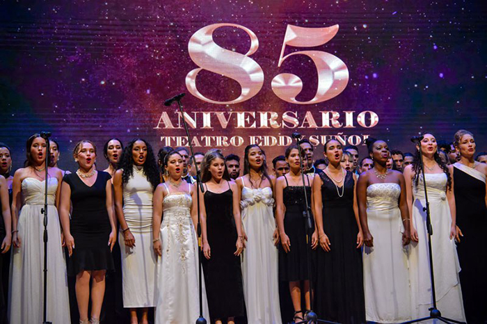 Festejó Holguín los 85 años de fundado el Teatro Eddy Suñol