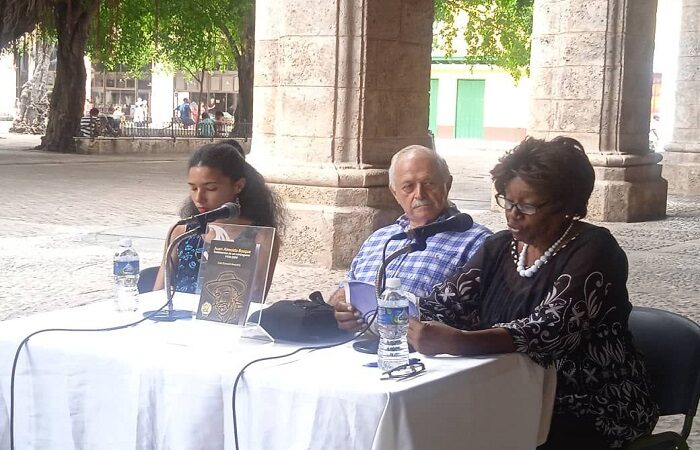 Presentan texto sobre comandante cubano Juan Almeida