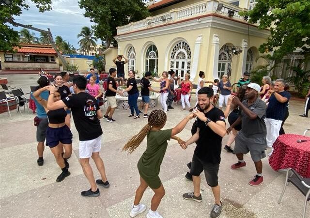En Cuba, Escuela Internacional Rueda de Casino