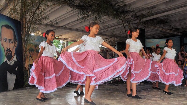 Amplio programa en Las Tunas para homenajear al poeta Juan Cristóbal Nápoles Fajardo