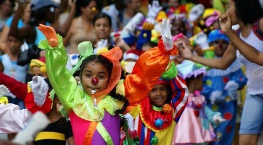 Parlamento felicita a los niños de Cuba (+ posts)