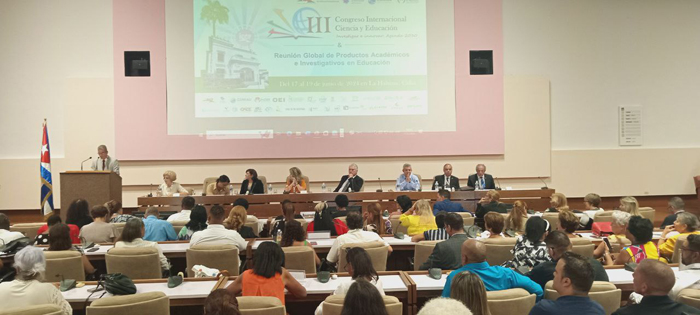 Participa Díaz-Canel en sesión inaugural del III Congreso Internacional Ciencia y Educación