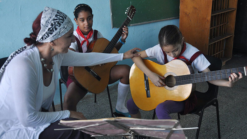 Comisión parlamentaria cubana fiscaliza a la Enseñanza Artística en todo el país