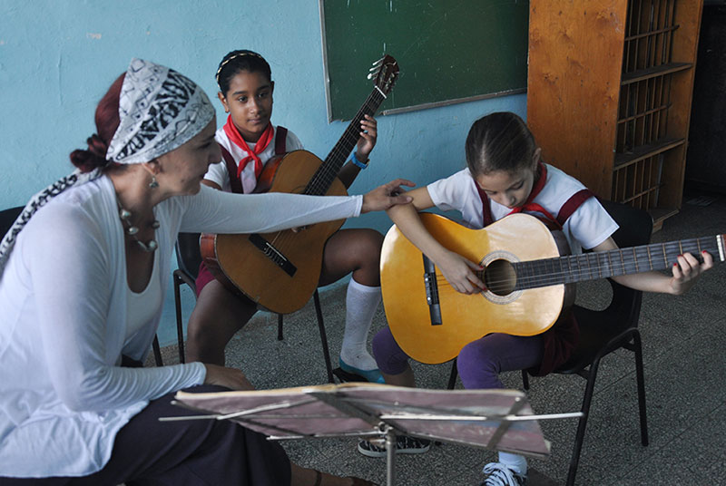 Comisión parlamentaria cubana fiscaliza a la Enseñanza Artística en todo el país
