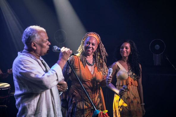 Síntesis y Roberto Fonseca en Fábrica de Arte Cubano