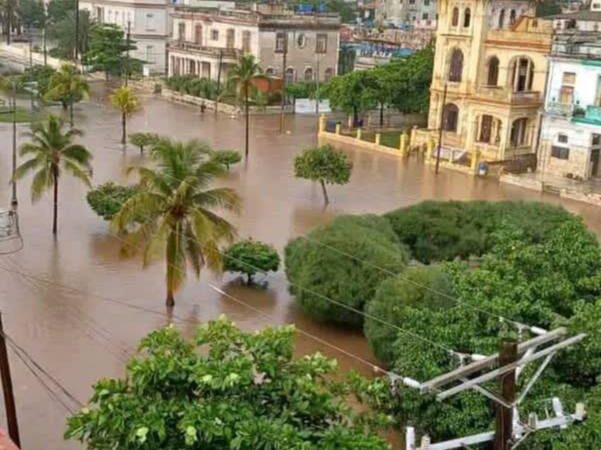 Capital de Cuba con fuertes lluvias e inundaciones