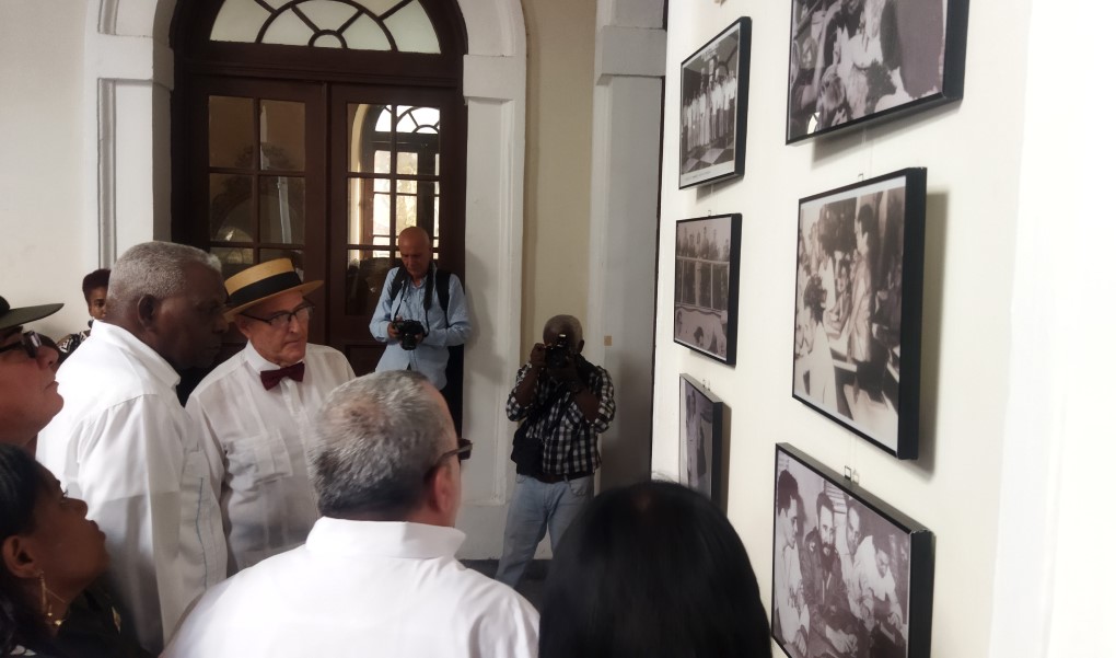 Exposición fotográfica por el aniversario 50 de la experiencia de los Órganos del Poder Popular