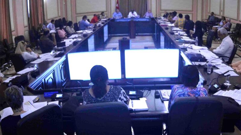 Aprueba el Consejo de Estado seis decretos leyes