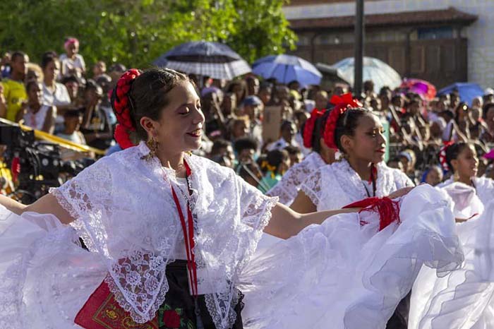 Resalta presidente de Cuba alcance de Festival del Caribe