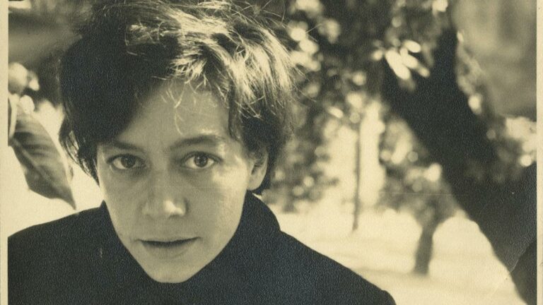 Del verso, las alas: El despertar, un poema de la argentina Alejandra Pizarnik