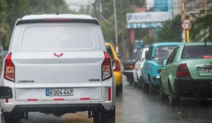 Actualizan en Cuba política para la comercialización e importación de vehículos