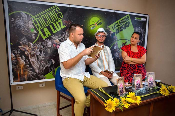 Meritorio trabajo de Ediciones Luz en la promoción de jóvenes escritores