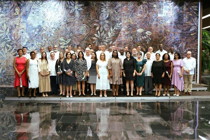 Firman juramento 32 nuevos embajadores cubanos