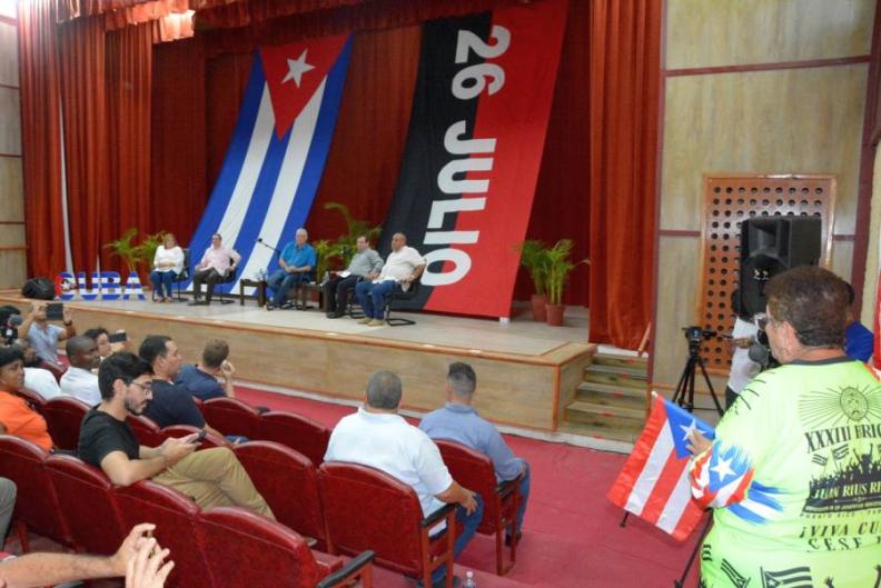 Participa Díaz-Canel en encuentro con integrantes de proyectos de solidaridad con Cuba