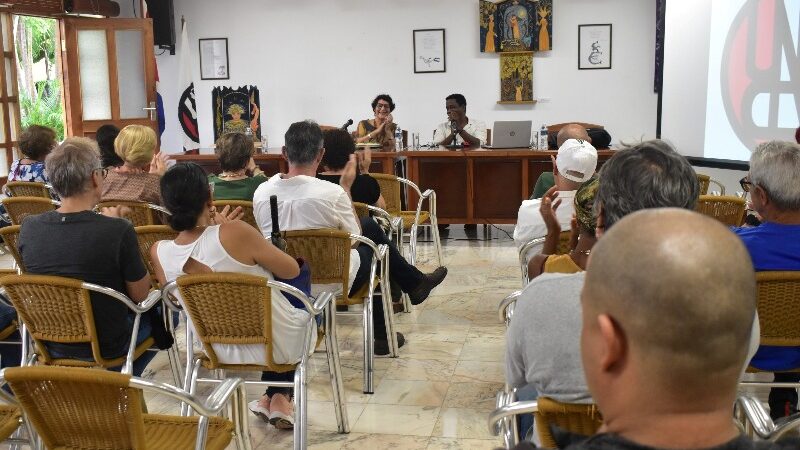 Dedican primera jornada teórica del Aquelarre a los 30 años del Centro Promotor del Humor