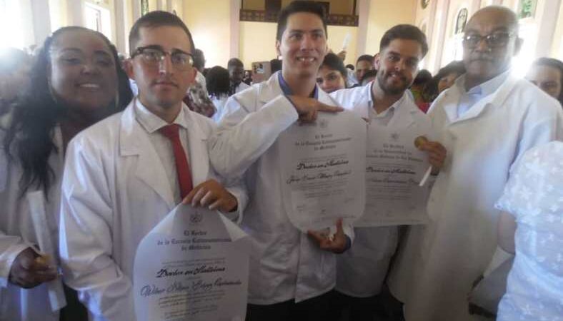 Realiza Ciencias Médicas de La Habana ceremonias de graduación