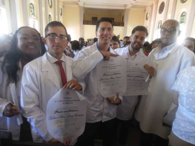 Realiza Ciencias Médicas de La Habana ceremonias de graduación