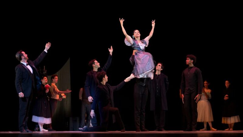Funciones del Ballet Nacional de Cuba en la sala Avellaneda del Teatro Nacional de Cuba