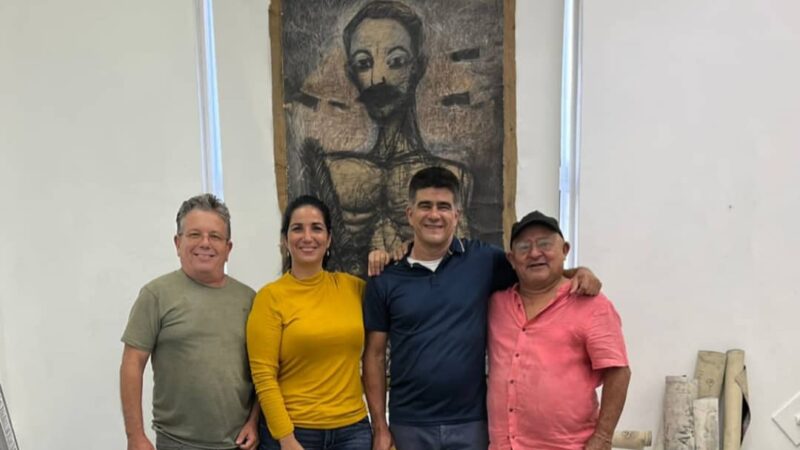 Ultiman detalles para la exposición del artista Nelson Domínguez en los Estados Unidos