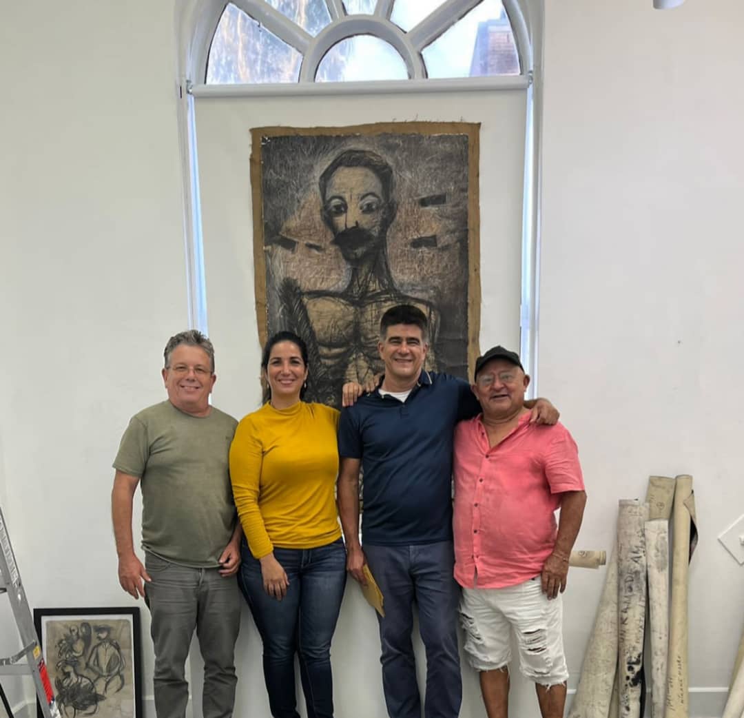 Ultiman detalles para la exposición del artista Nelson Domínguez en los Estados Unidos