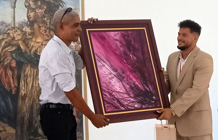 Concurso lírico y otras noticias culturales de Holguín